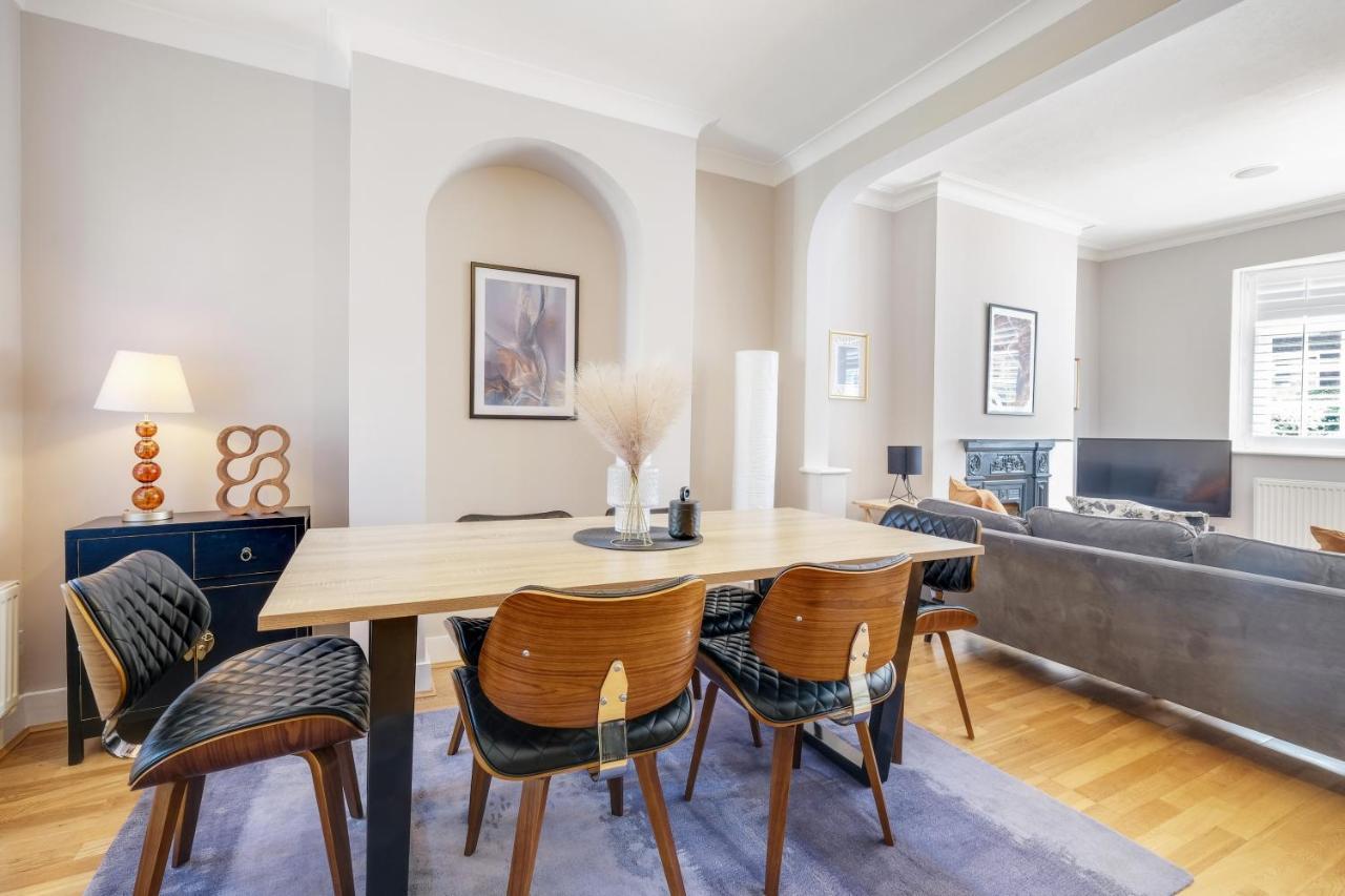 Luxury 3 Bedroom 2 Bathroom House, Fulham By 360Stays 런던 외부 사진