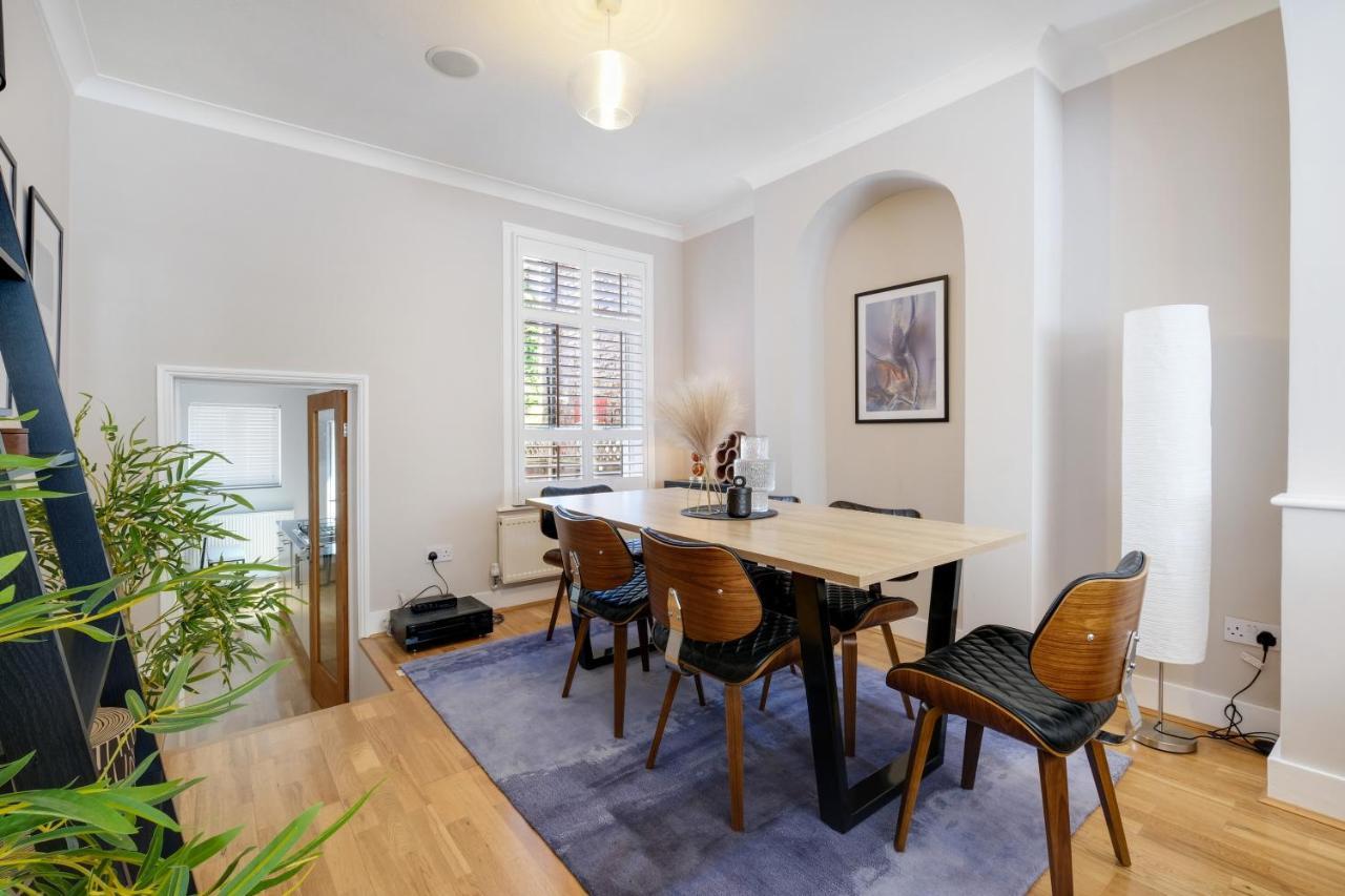 Luxury 3 Bedroom 2 Bathroom House, Fulham By 360Stays 런던 외부 사진