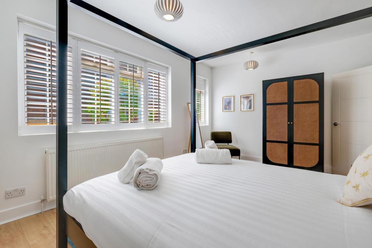 Luxury 3 Bedroom 2 Bathroom House, Fulham By 360Stays 런던 외부 사진