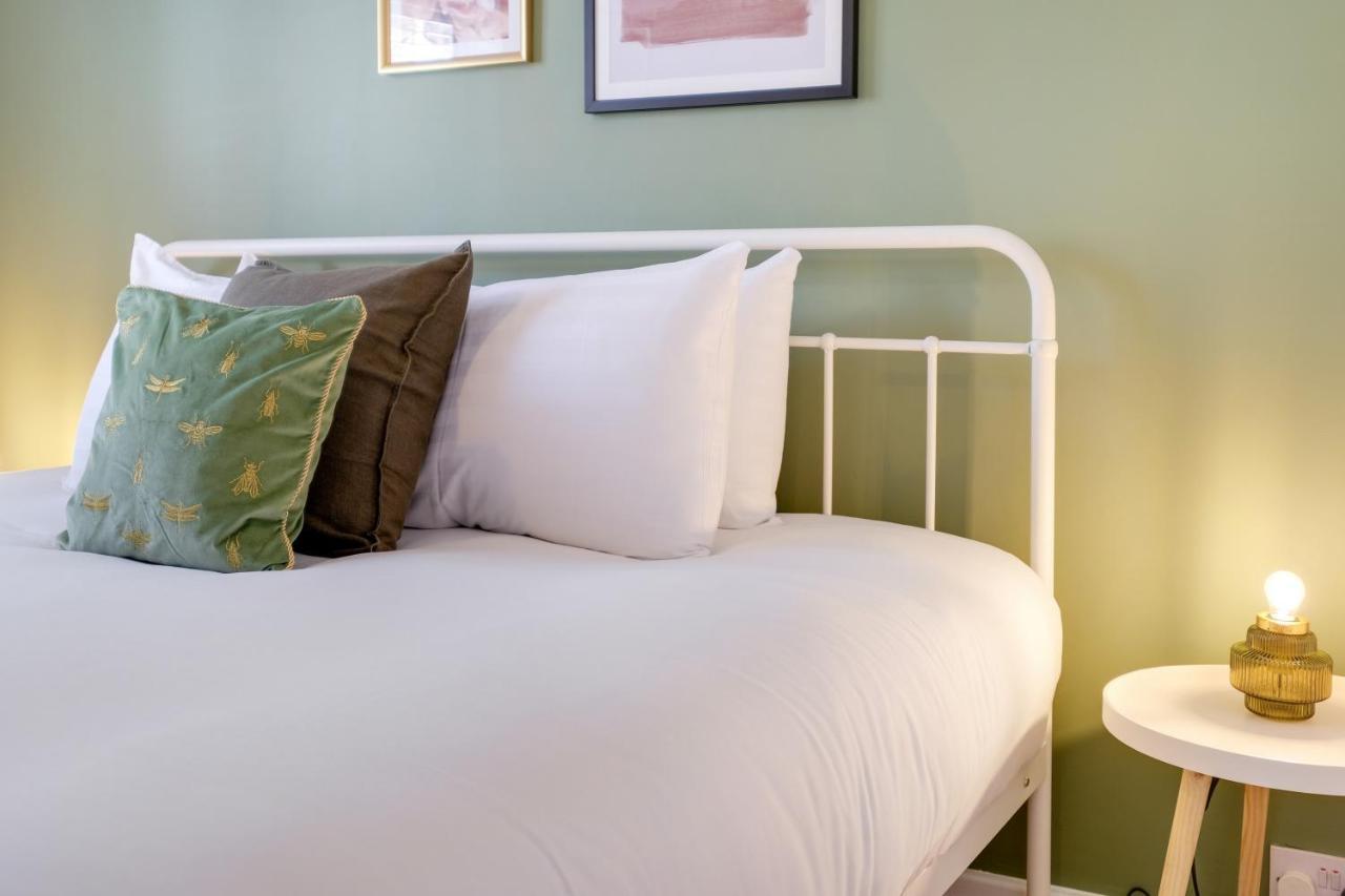 Luxury 3 Bedroom 2 Bathroom House, Fulham By 360Stays 런던 외부 사진